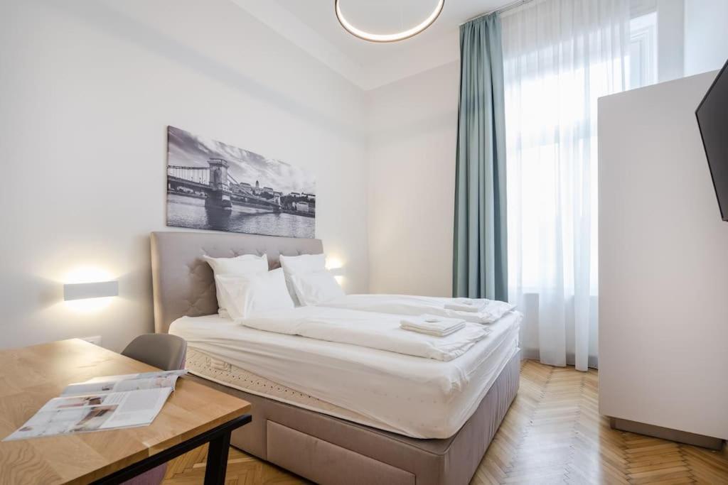 Klauzal City Garden Apartments - 2-Bedroom K34 Boedapest Buitenkant foto