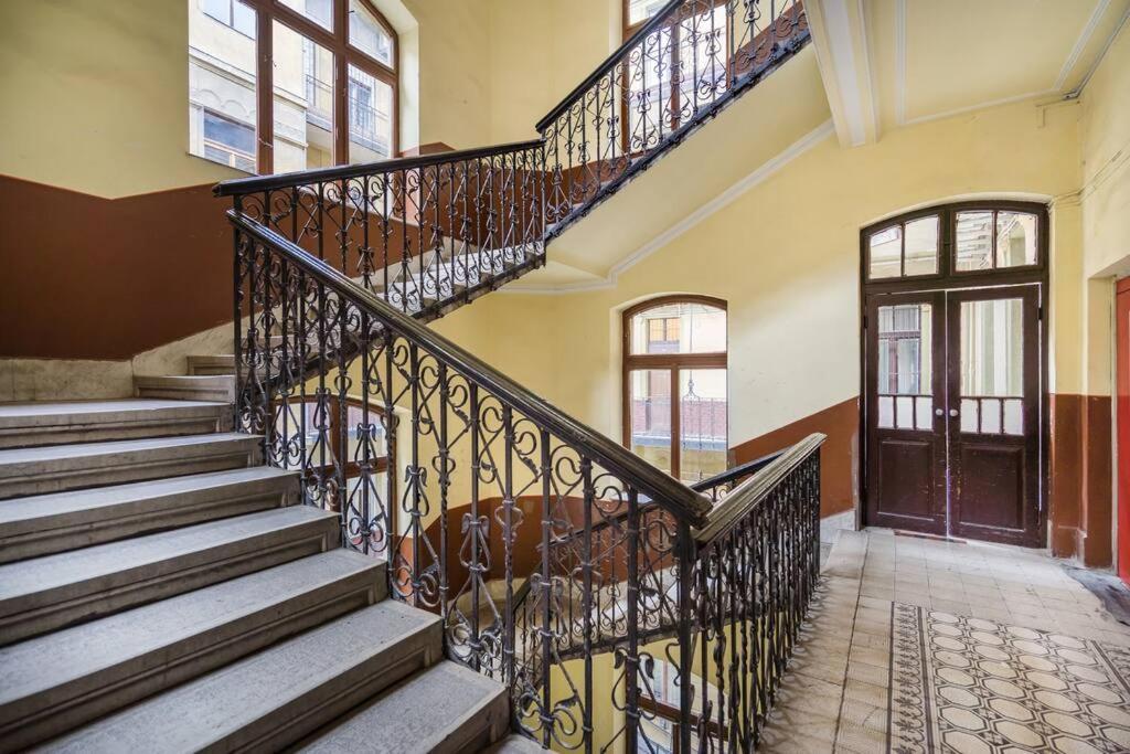 Klauzal City Garden Apartments - 2-Bedroom K34 Boedapest Buitenkant foto
