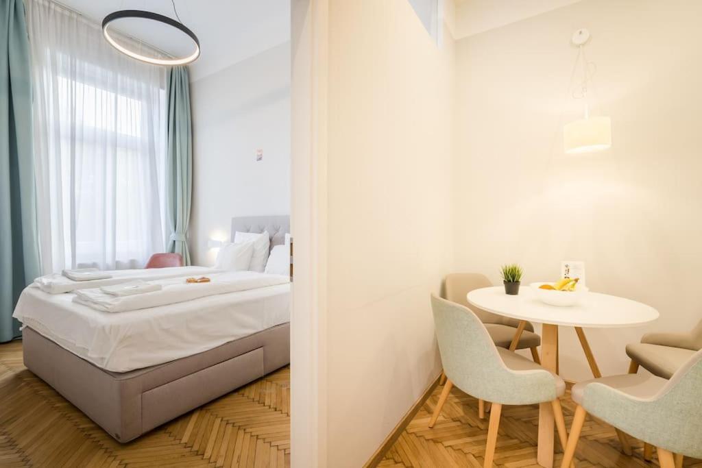 Klauzal City Garden Apartments - 2-Bedroom K34 Boedapest Buitenkant foto