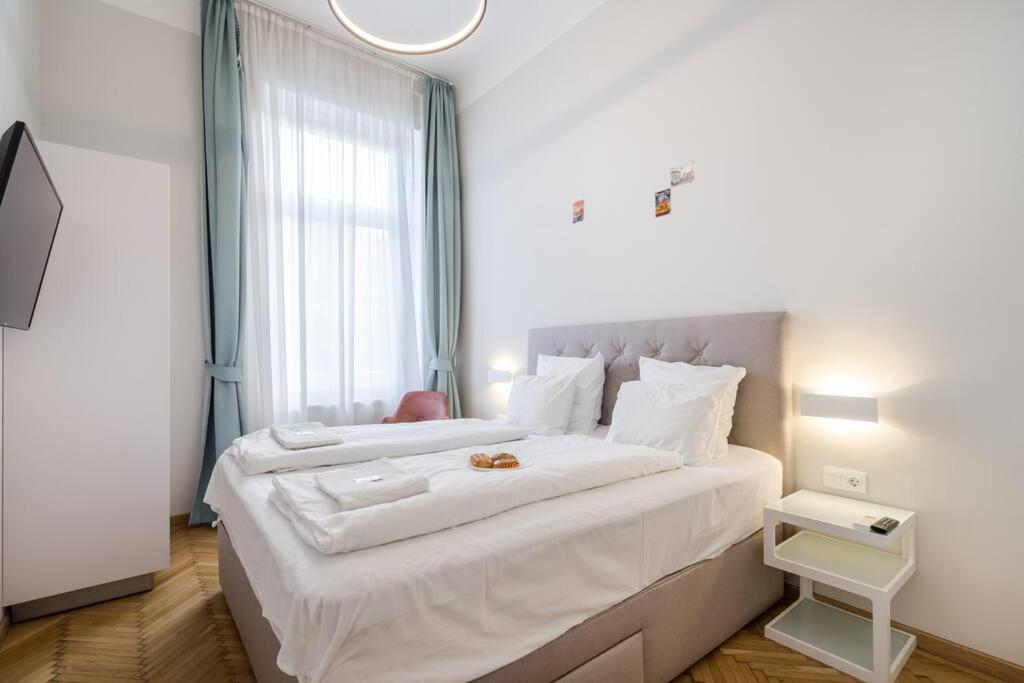 Klauzal City Garden Apartments - 2-Bedroom K34 Boedapest Buitenkant foto