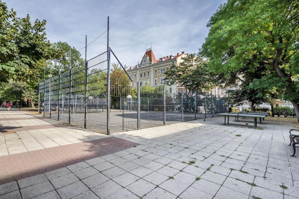 Klauzal City Garden Apartments - 2-Bedroom K34 Boedapest Buitenkant foto